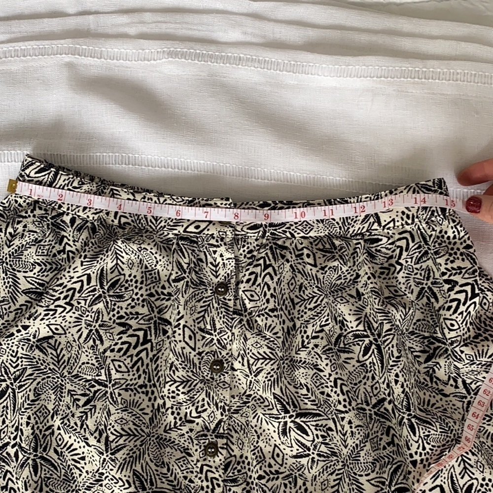 Maurice’s Jungle themed mini skirt. - Picture 7 of 9